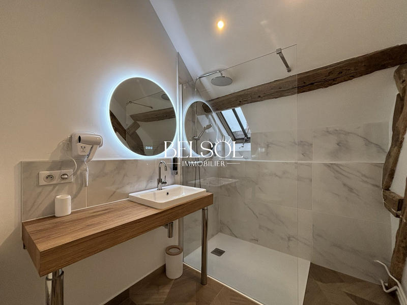 Maison ancienne - 197 m² - 7 pièces