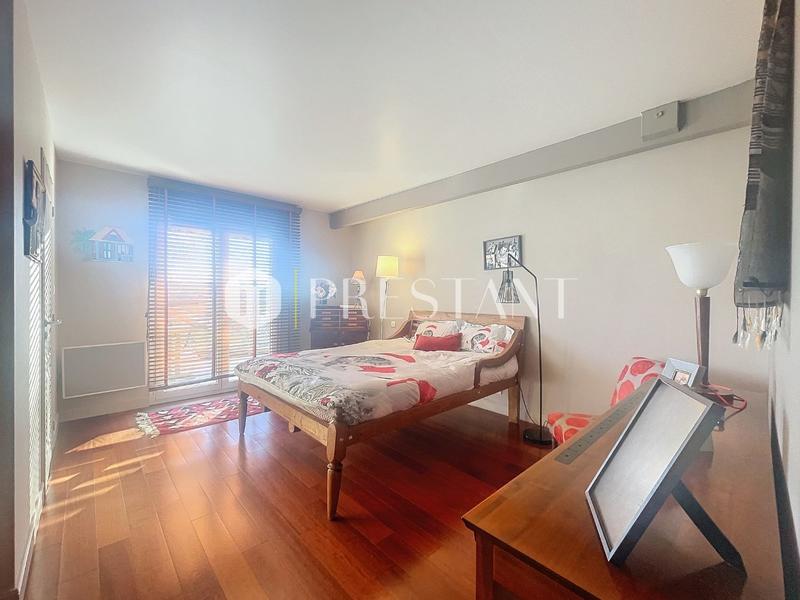 Maison - 250 m² - 6 pièces