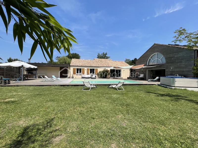 Villa - 310 m² - 12 pièces
