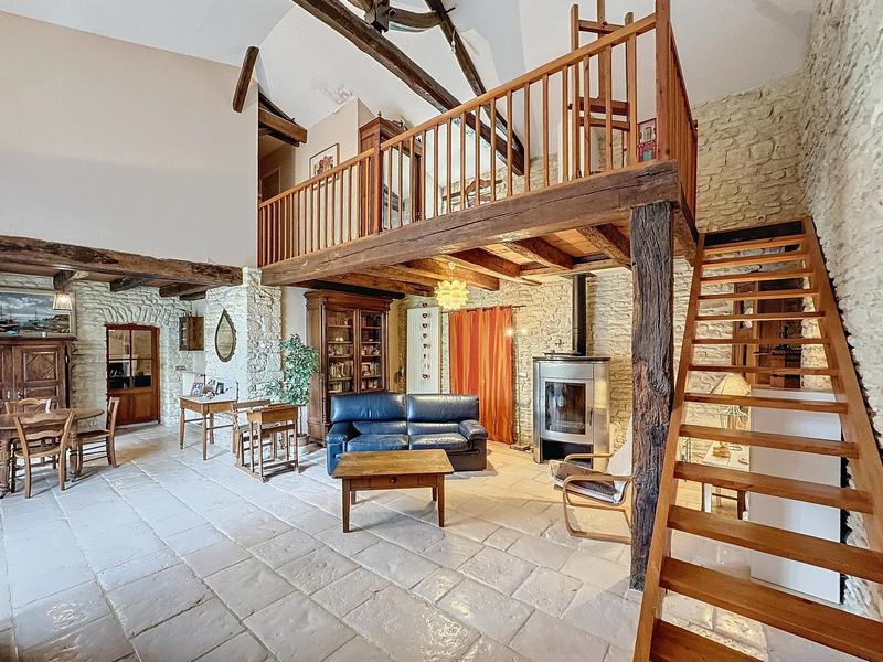 Maison - 203 m² - 7 pièces