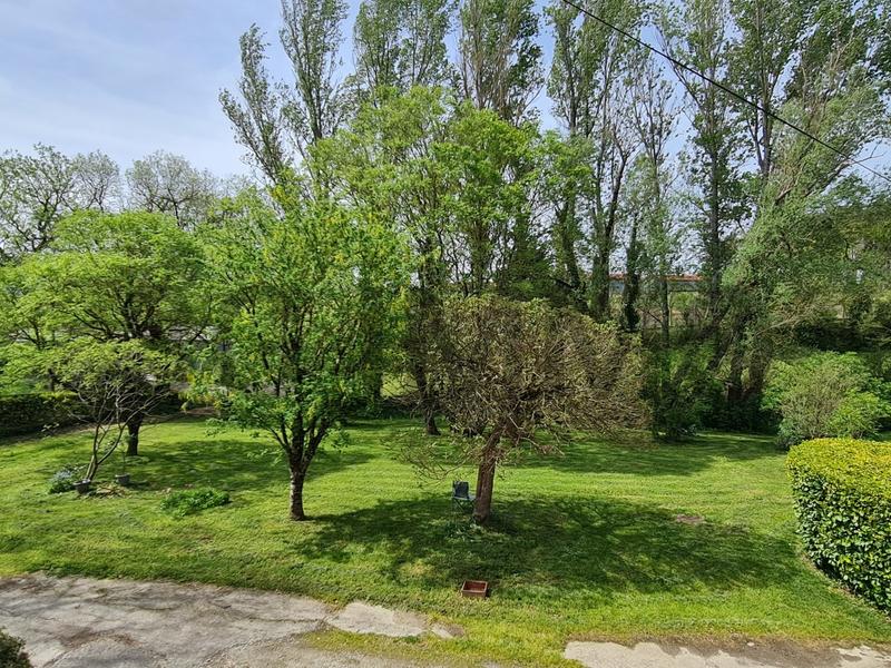 Propriété - 214 m² - 7 pièces