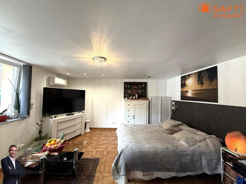 Maison - 260 m² - 12 pièces