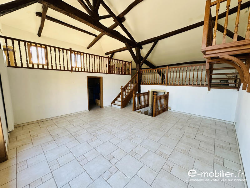 Maison - 218 m² - 8 pièces