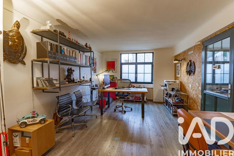 Maison - 233 m² - 7 pièces