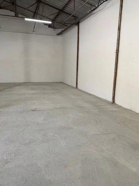 Local commercial - 190 m² - 1 pièce