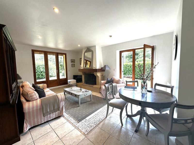 Maison traditionnelle - 185 m² - 7 pièces