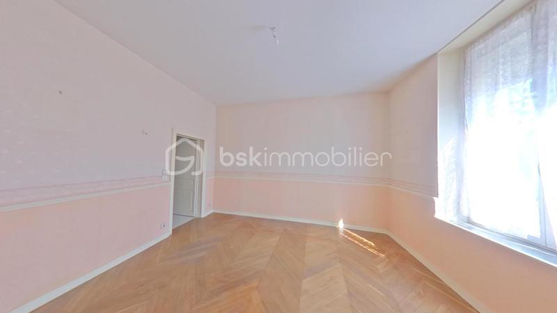 Maison - 269 m² - 10 pièces
