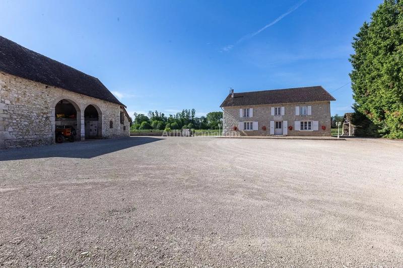 Maison - 168 m² - 6 pièces