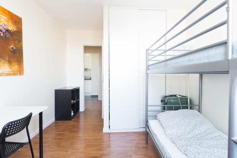 Chambre - 9 m² - 4 pièces