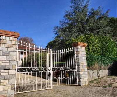 Propriété - 228 m² - 6 pièces