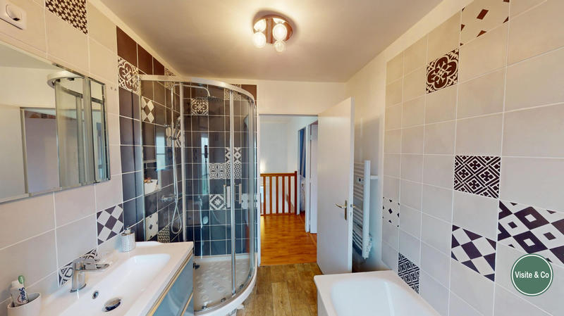 Maison traditionnelle - 73 m² - 4 pièces