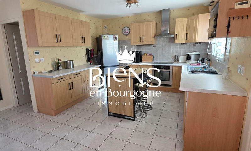 Maison - 105 m² - 6 pièces