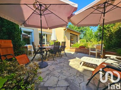 Maison - 220 m² - 8 pièces