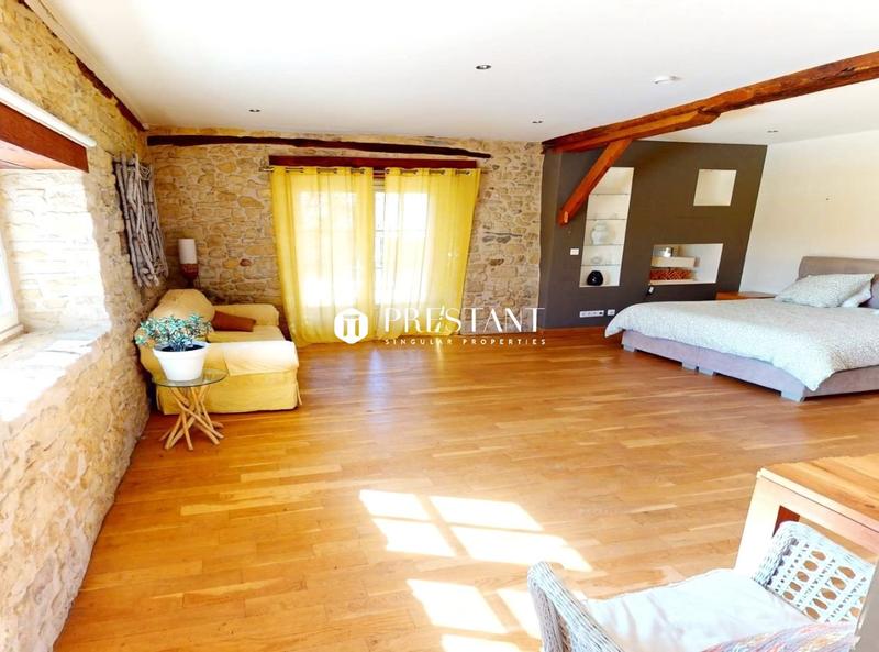 Demeure - 590 m² - 14 pièces