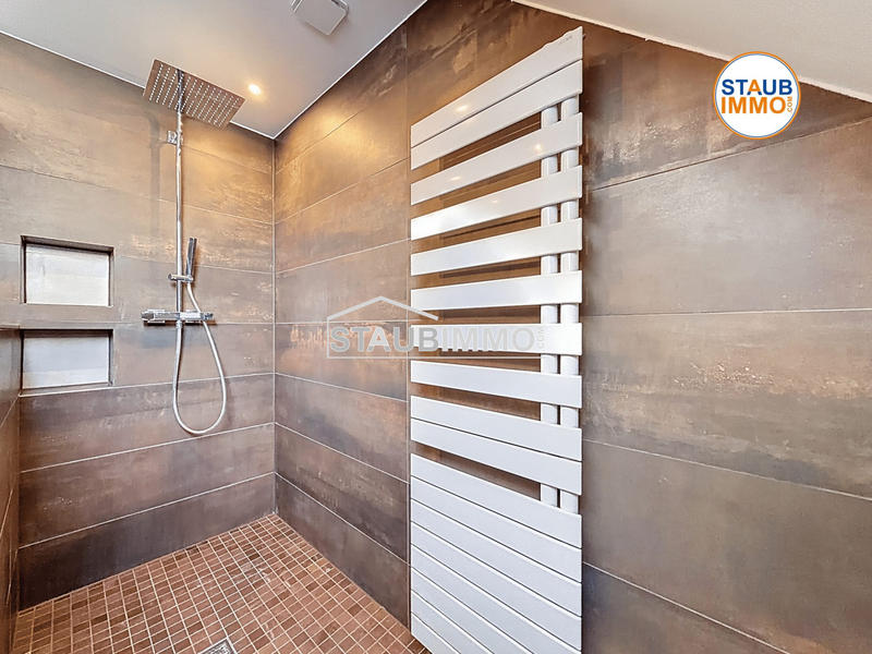 Maison - 95 m² - 5 pièces