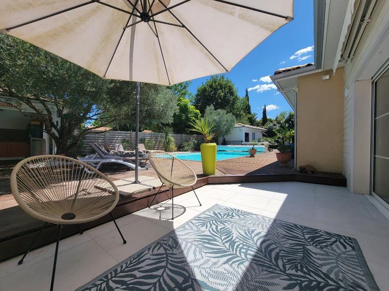 Maison contemporaine - 222 m² - 6 pièces