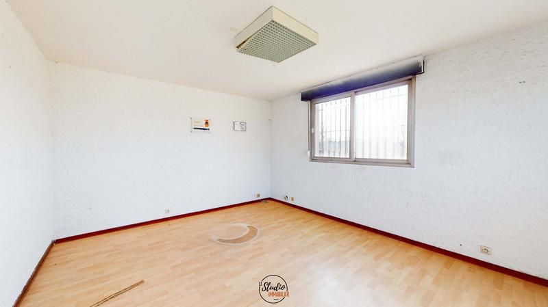 Entrepôt - 1 091 m²