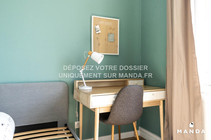 Chambre - 11 m² - 6 pièces