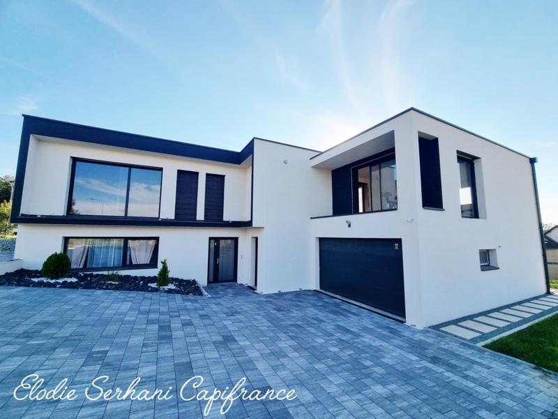 Maison - 245 m² - 7 pièces