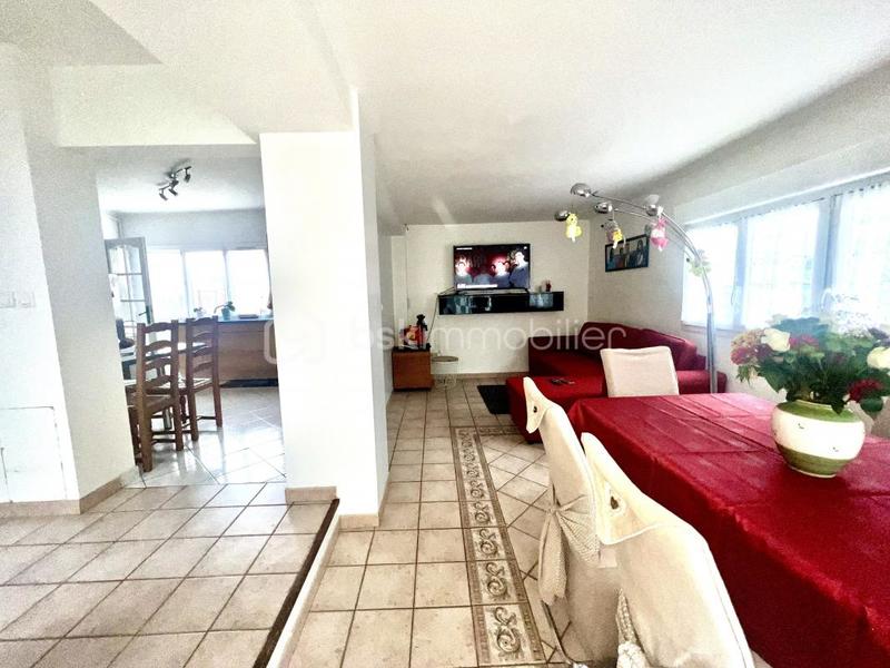 Maison - 95 m² - 4 pièces