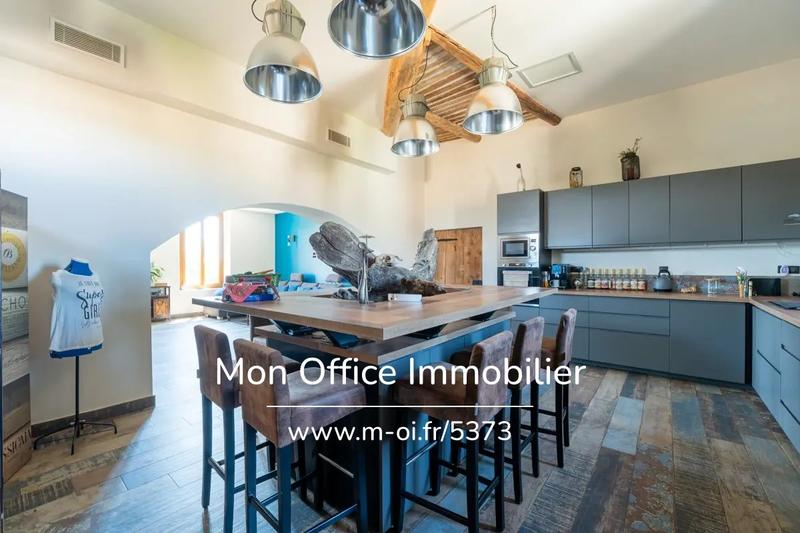 Loft - 153 m² - 5 pièces