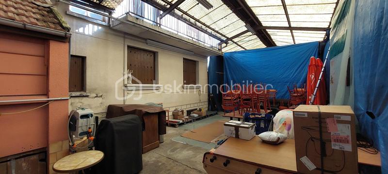 Local commercial - 140 m² - 7 pièces