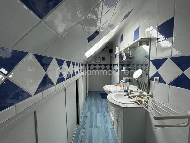 Maison traditionnelle - 100 m² - 5 pièces