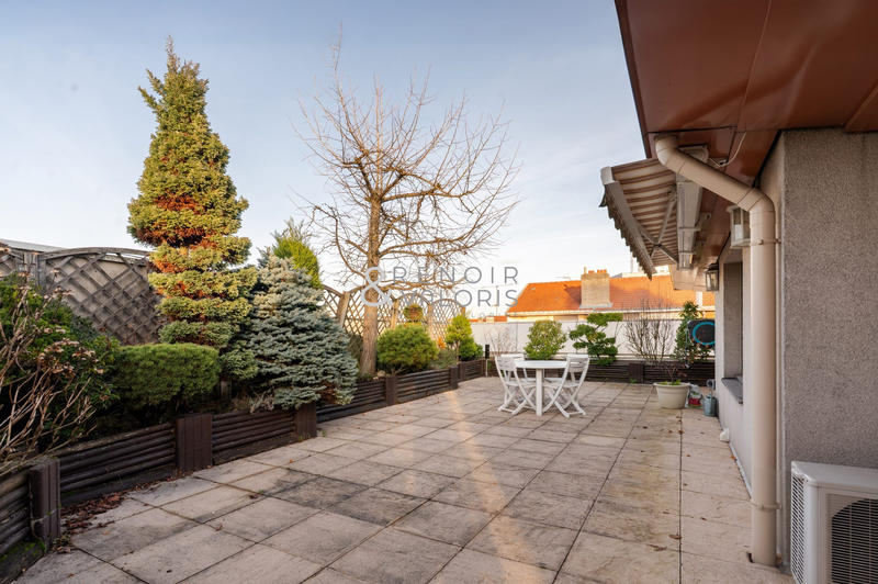 Appartement - 240 m² - 7 pièces