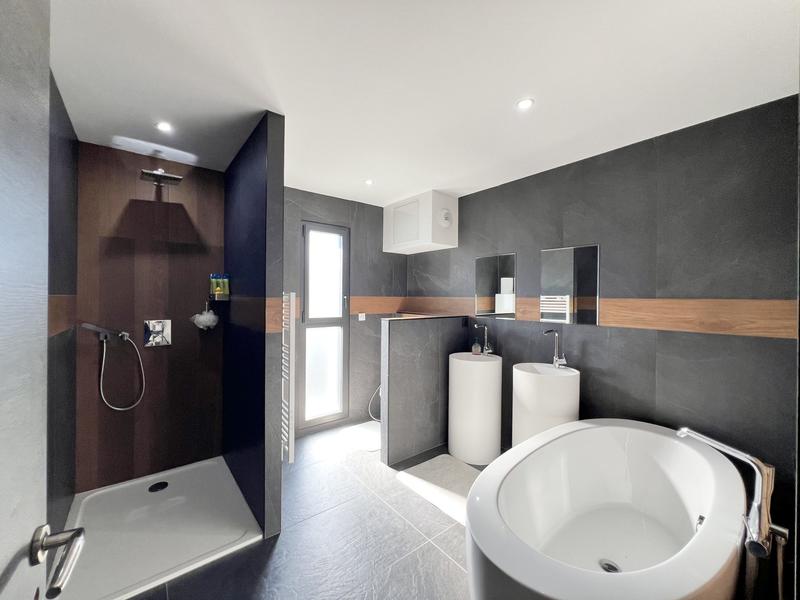 Maison contemporaine - 156 m² - 5 pièces