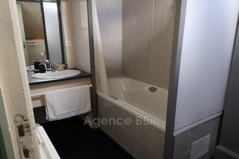 Maison - 300 m² - 15 pièces