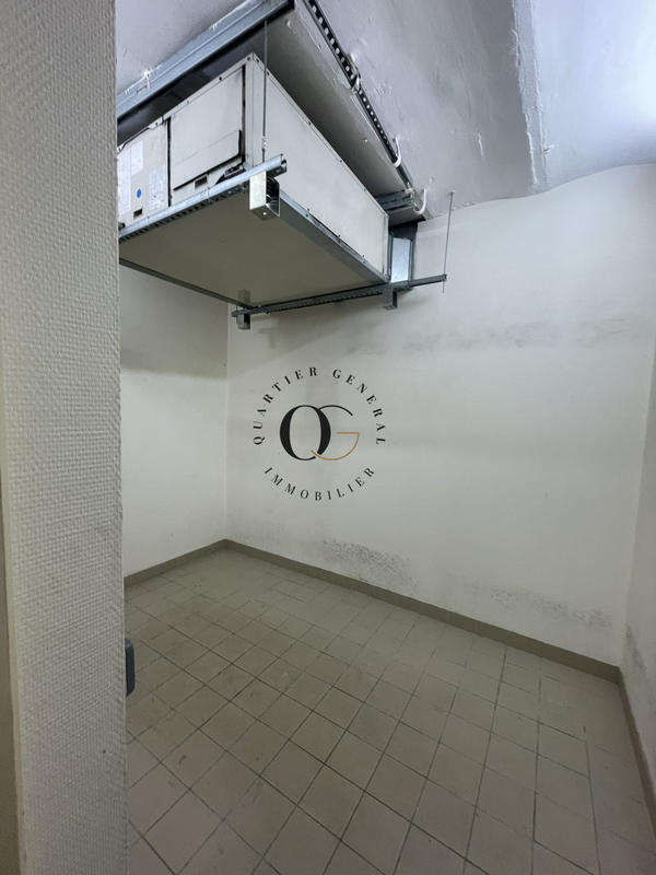 Local commercial - 128 m² - 3 pièces