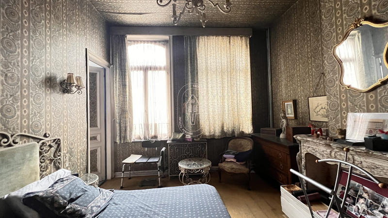 Maison - 218 m² - 8 pièces