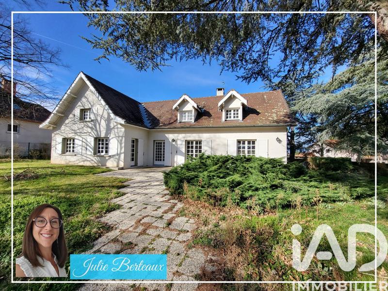 Maison - 250 m² - 9 pièces