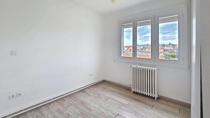 Maison - 77 m² - 5 pièces