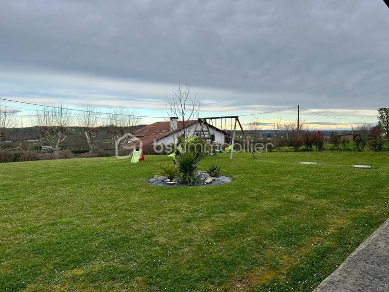 Maison - 98 m² - 4 pièces