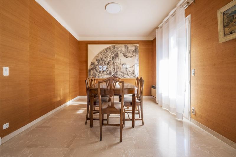 Maison - 217 m² - 7 pièces