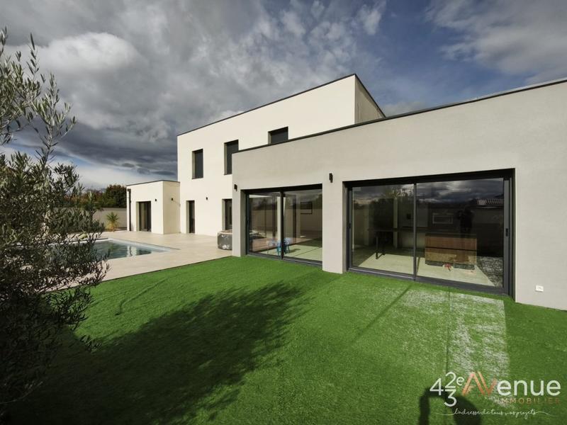 Maison - 229 m² - 5 pièces