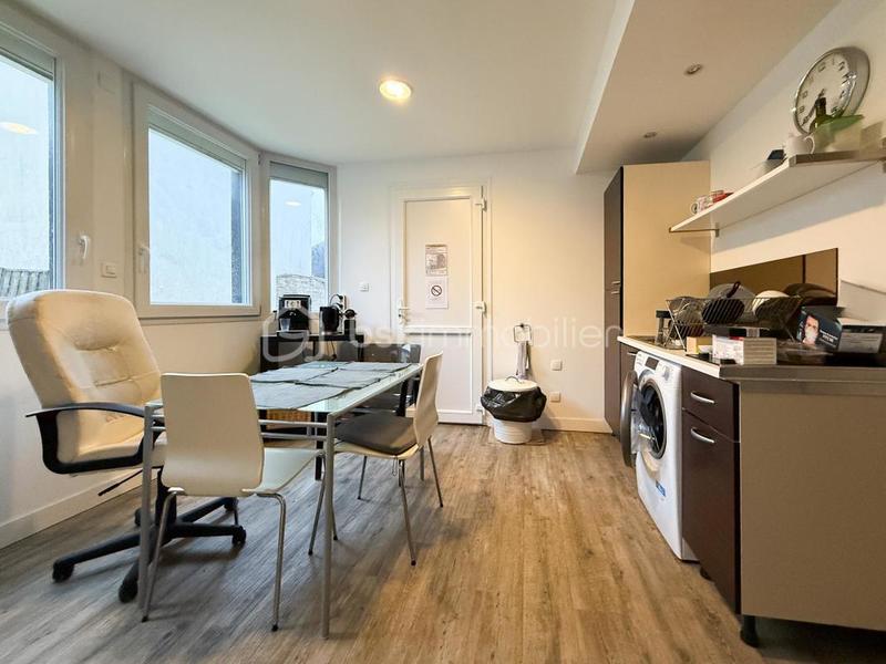 Bureau - 164 m² - 7 pièces