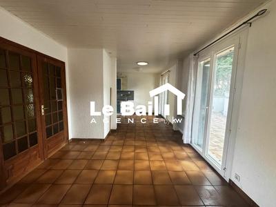 Maison contemporaine - 113 m² - 6 pièces