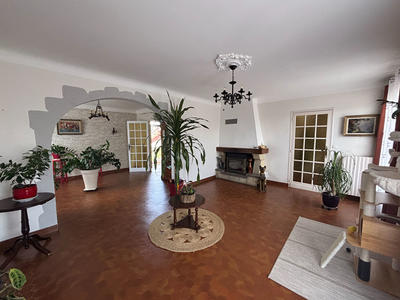 Maison - 250 m² - 7 pièces