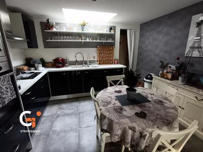 Maison - 90 m² - 5 pièces