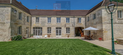 Maison - 400 m² - 8 pièces