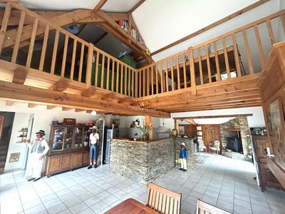 Maison traditionnelle - 140 m² - 4 pièces