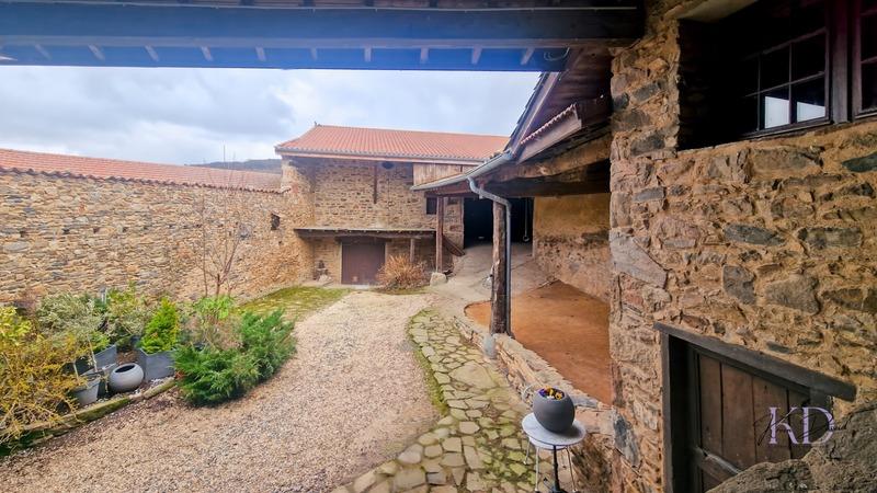 Maison - 220 m² - 7 pièces