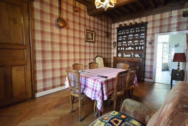 Maison - 250 m² - 9 pièces