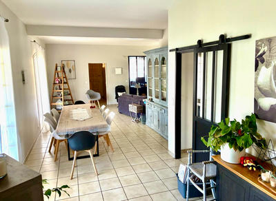 Maison - 250 m² - 7 pièces
