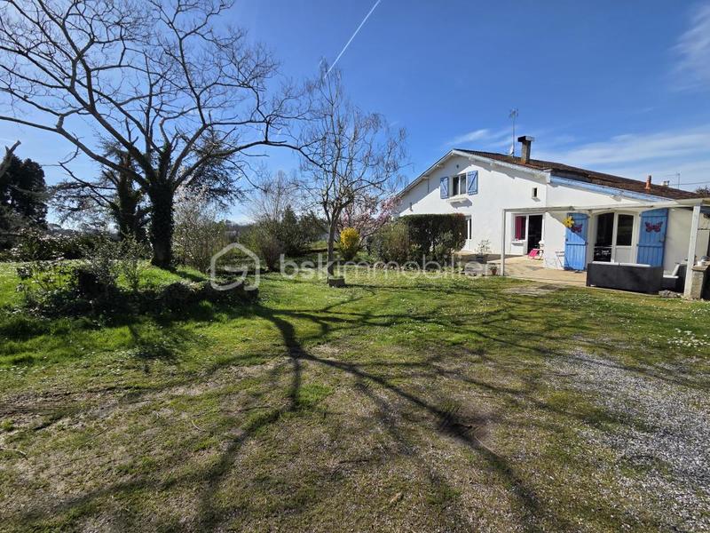 Maison - 186 m² - 8 pièces