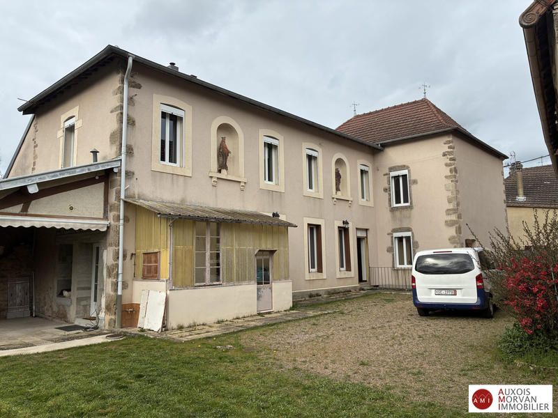 Maison ancienne - 235 m² - 12 pièces