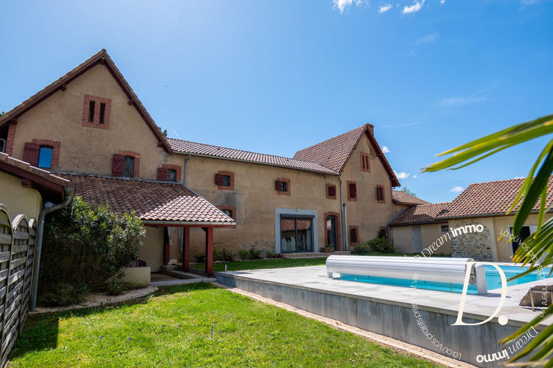 Maison - 350 m² - 7 pièces