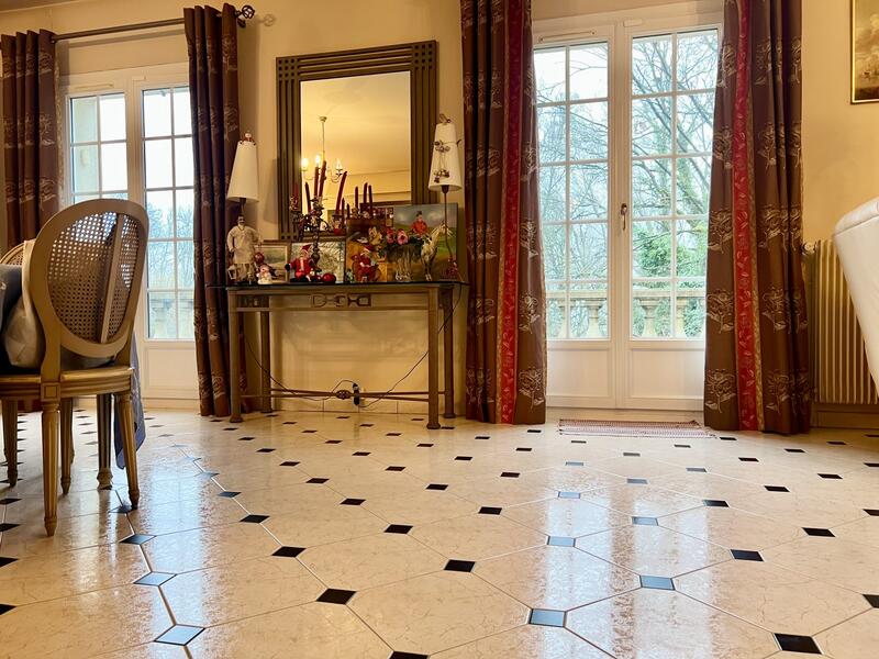 Maison - 200 m² - 6 pièces